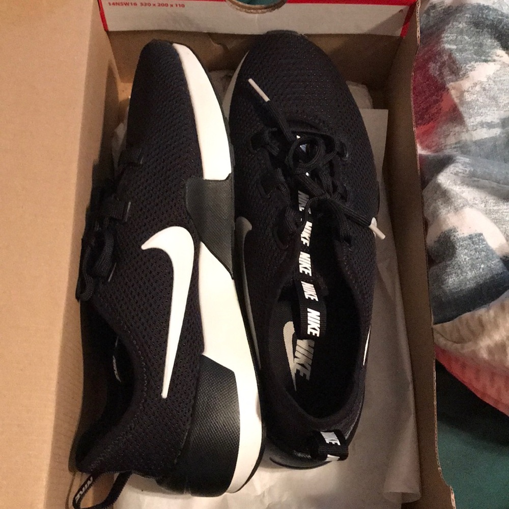 Nike Ashin Modern Sneakers